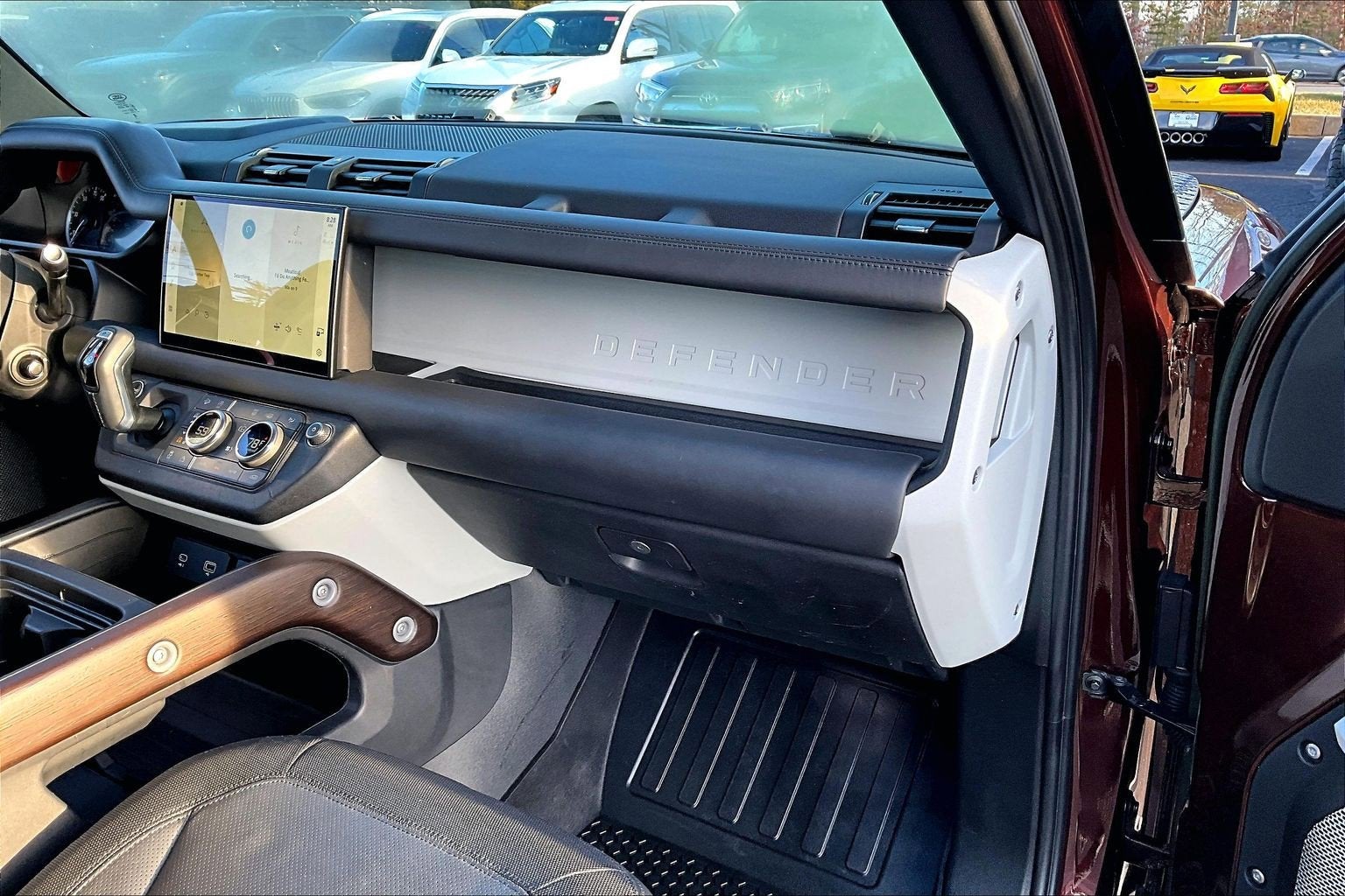 2023 Land Rover Defender X-Dynamic SE