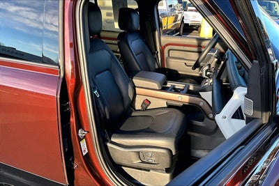 2023 Land Rover Defender X-Dynamic SE