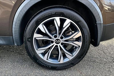 2017 INFINITI QX30 Premium AWD