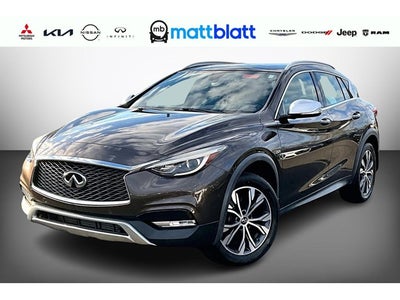 2017 INFINITI QX30 Premium AWD