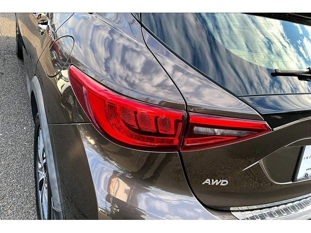 2017 INFINITI QX30 Premium AWD