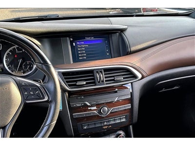 2017 INFINITI QX30 Premium AWD