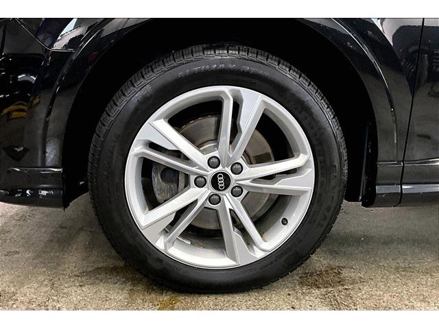 2022 Audi Q3 S line Premium