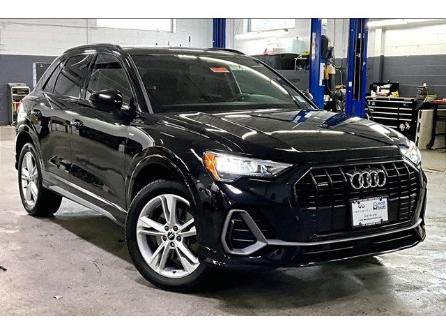 2022 Audi Q3 S line Premium