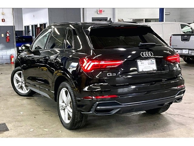 2022 Audi Q3 S line Premium