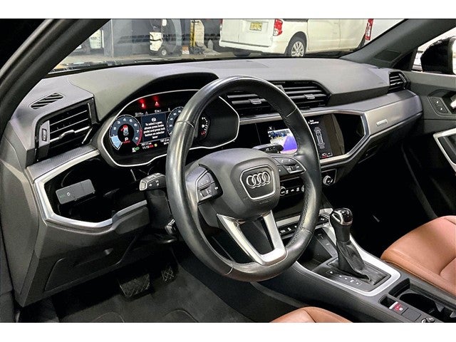 2022 Audi Q3 S line Premium