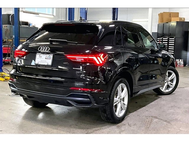 2022 Audi Q3 S line Premium