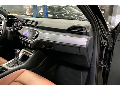 2022 Audi Q3 S line Premium