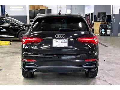 2022 Audi Q3 S line Premium