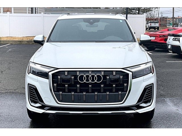 2025 Audi Q7 Premium Plus