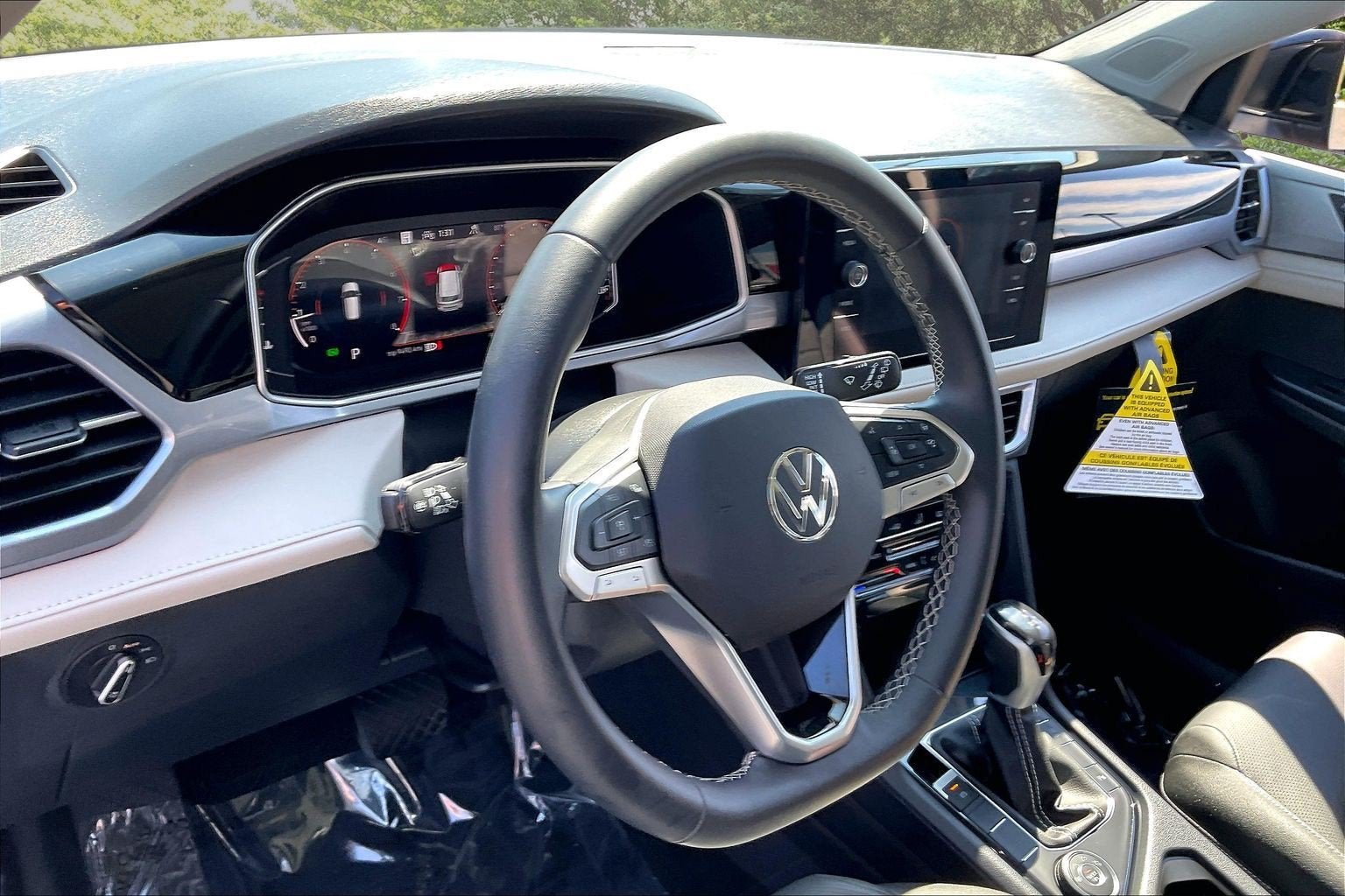 2025 Volkswagen Taos SEL