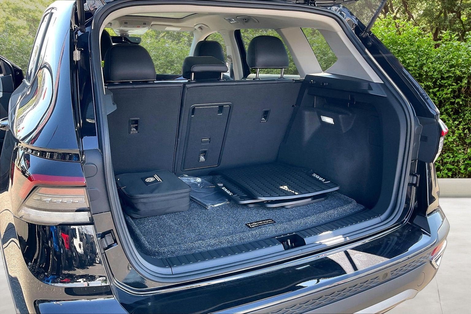 2025 Volkswagen Taos SEL