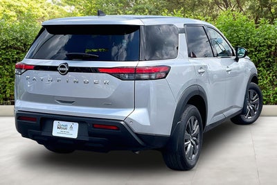 2023 Nissan Pathfinder S