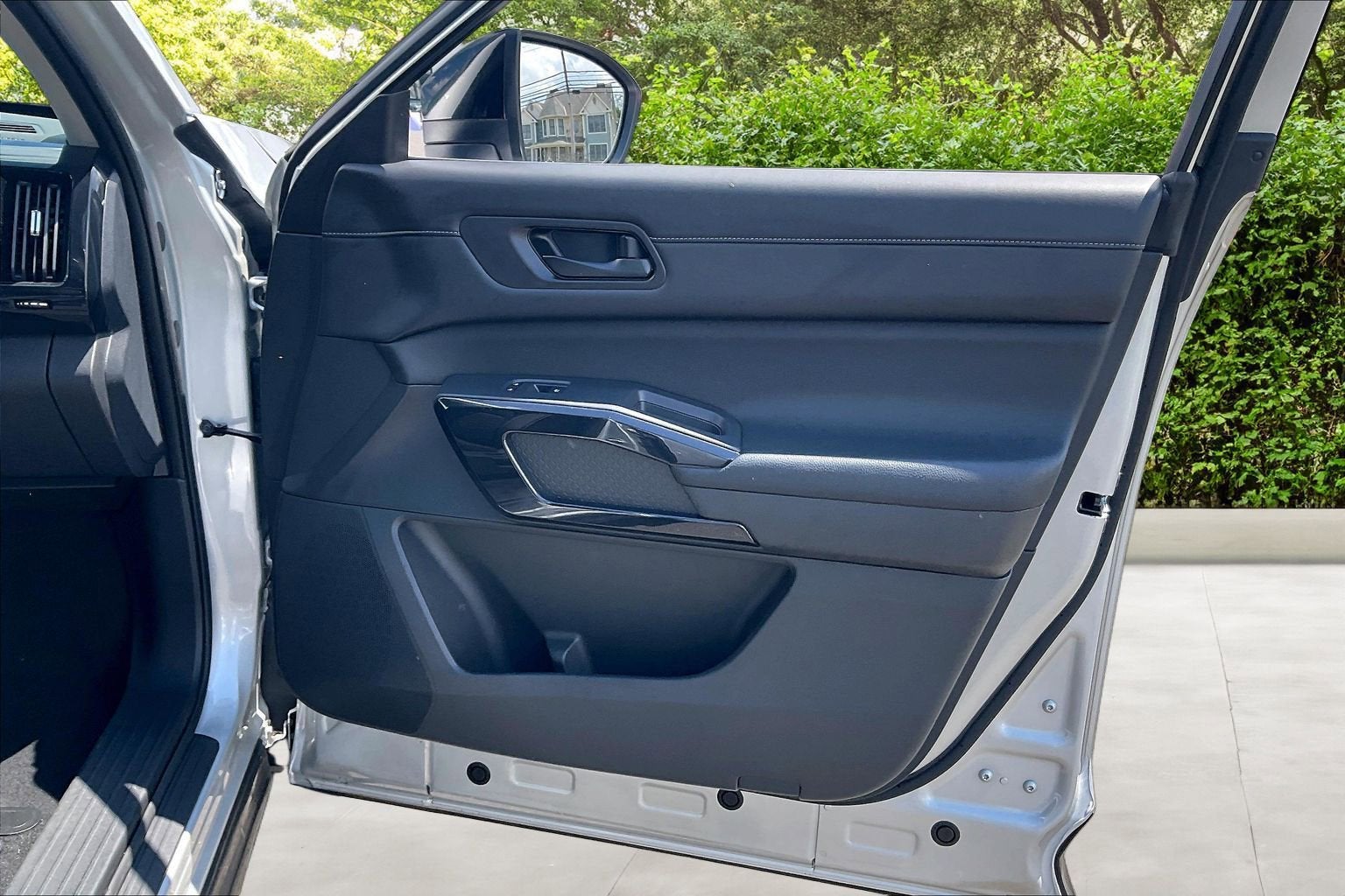 2023 Nissan Pathfinder S