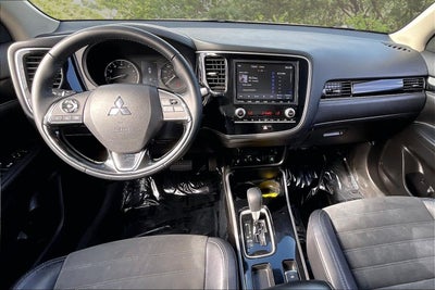 2020 Mitsubishi Outlander SE