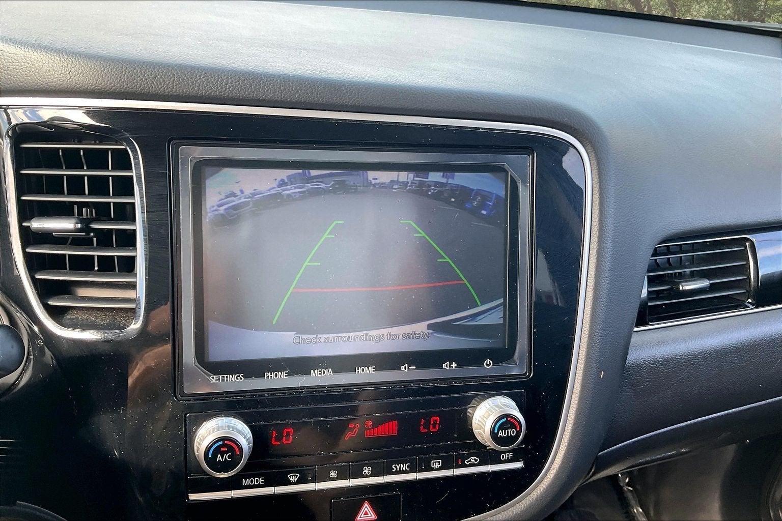 2020 Mitsubishi Outlander SE