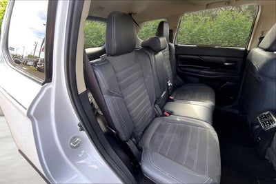 2020 Mitsubishi Outlander SE