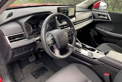 2026 Mitsubishi Outlander ES