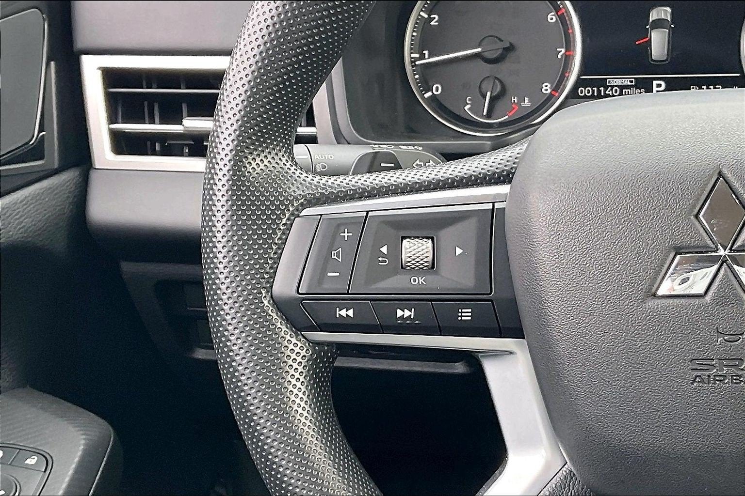 2026 Mitsubishi Outlander ES