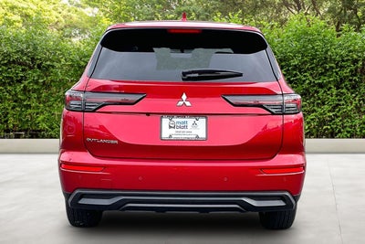 2026 Mitsubishi Outlander ES