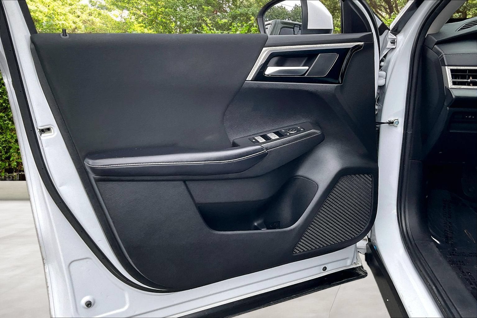 2023 Mitsubishi Outlander ES