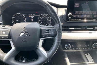 2022 Mitsubishi Outlander ES