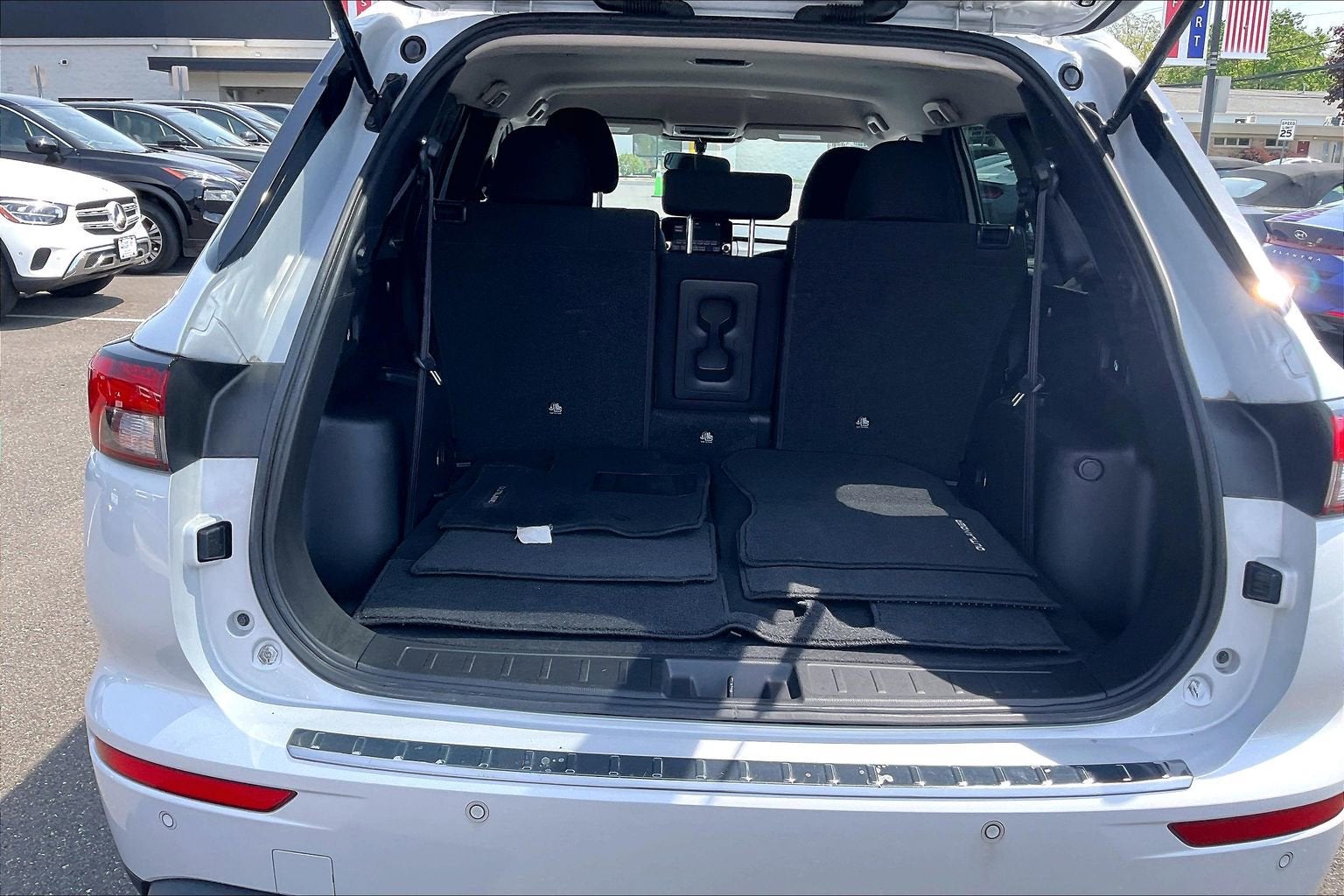 2022 Mitsubishi Outlander ES