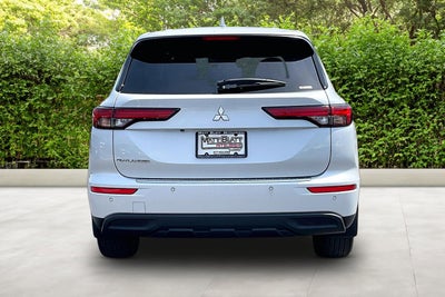 2022 Mitsubishi Outlander ES
