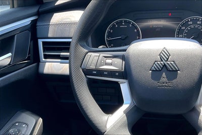 2022 Mitsubishi Outlander ES