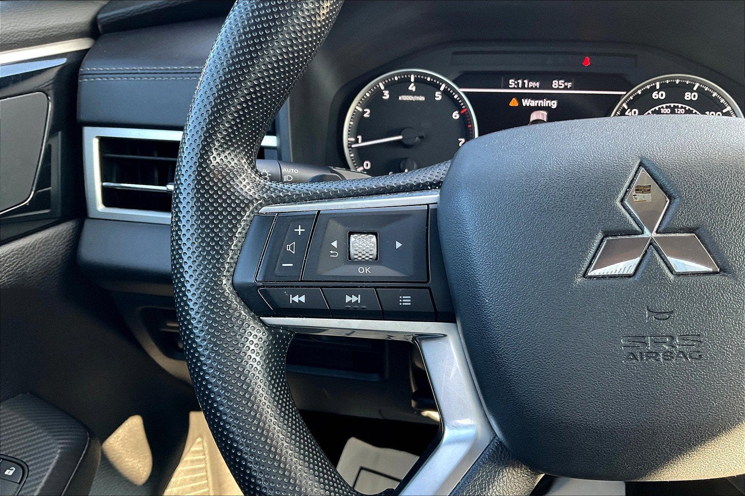 2022 Mitsubishi Outlander ES