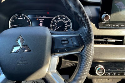 2022 Mitsubishi Outlander ES