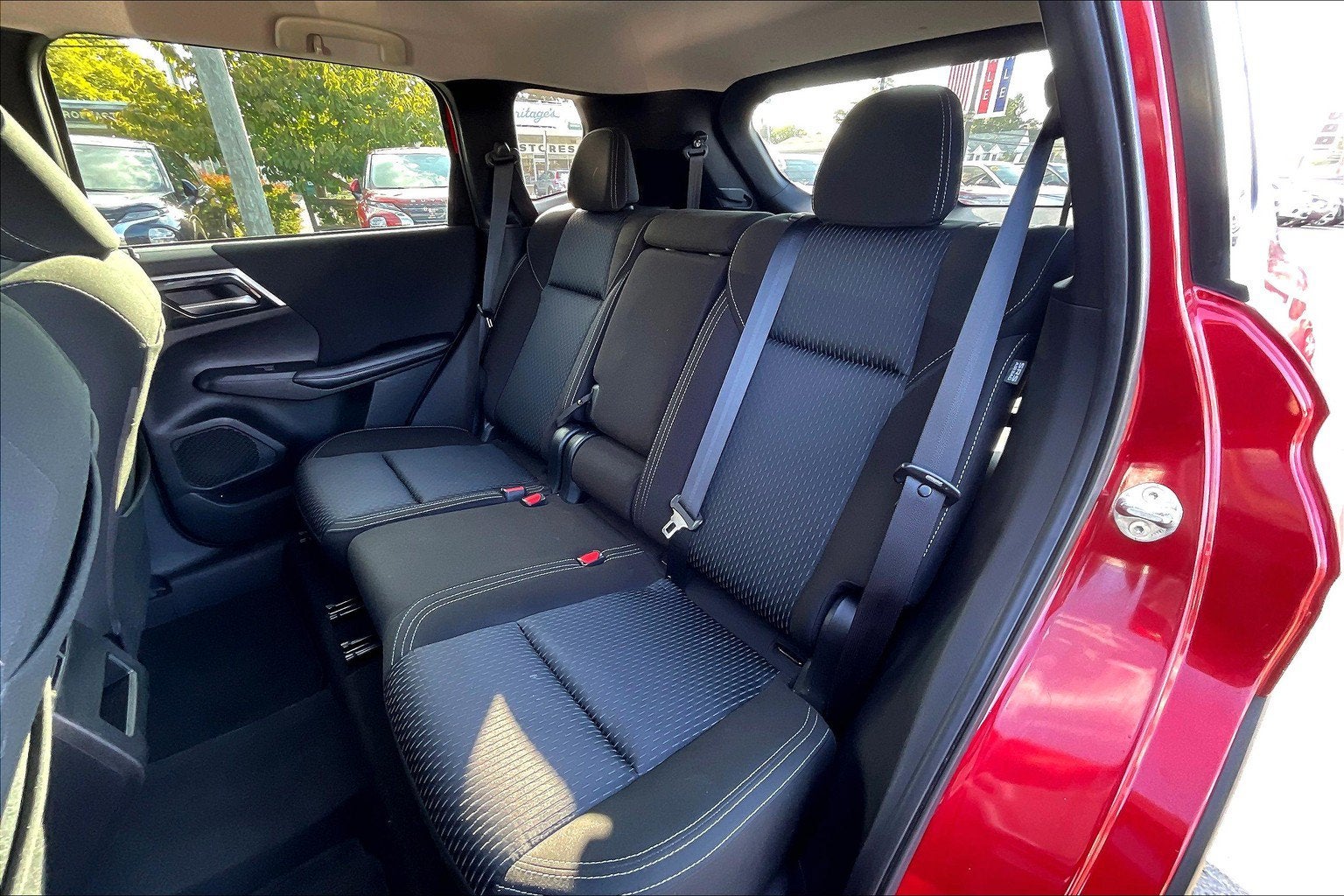 2022 Mitsubishi Outlander ES