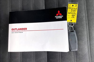 2023 Mitsubishi Outlander SE