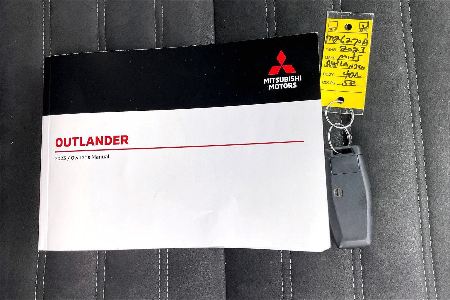2023 Mitsubishi Outlander SE