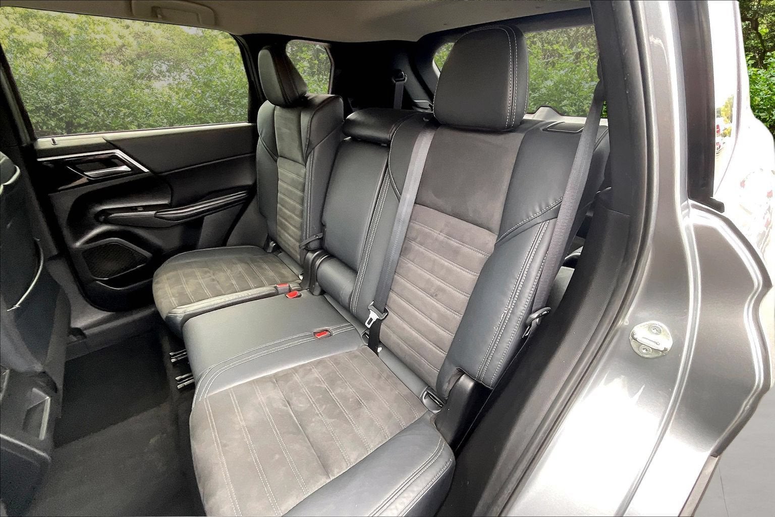 2023 Mitsubishi Outlander SE