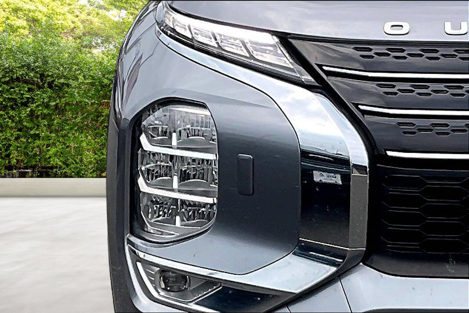 2023 Mitsubishi Outlander SE