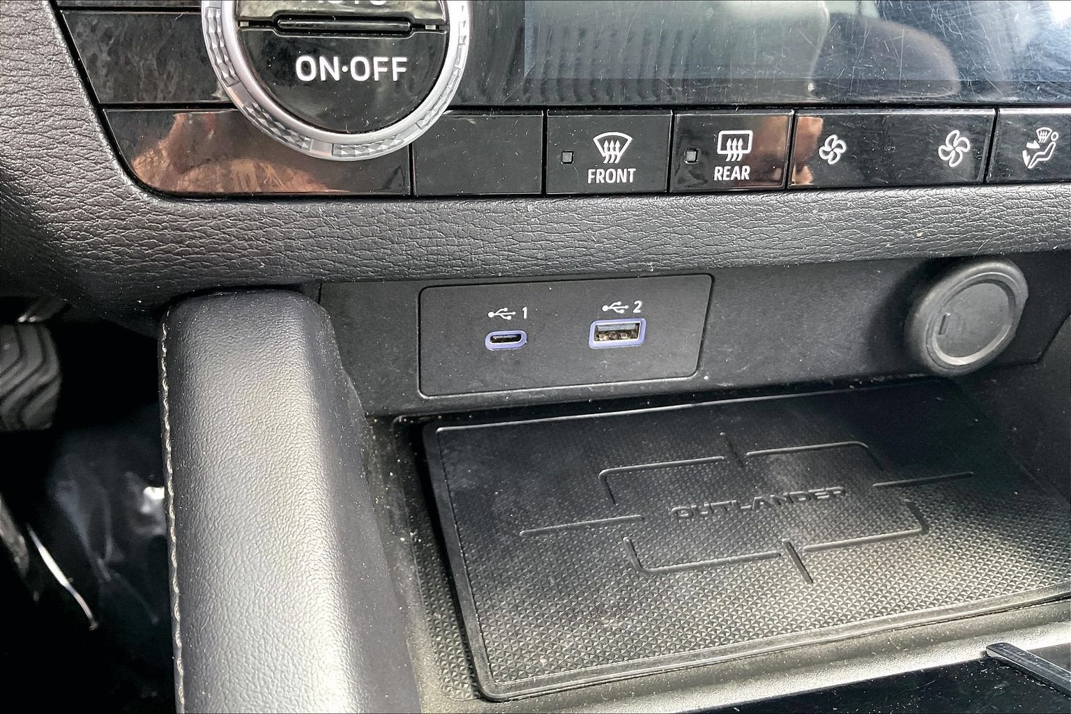 2023 Mitsubishi Outlander SE