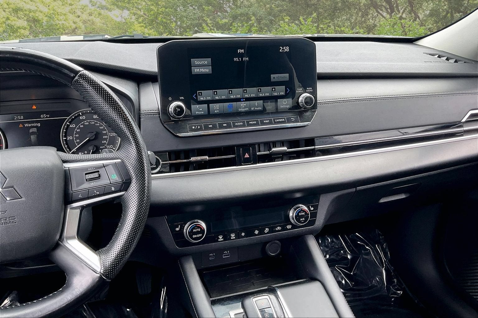 2023 Mitsubishi Outlander SE