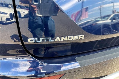 2023 Mitsubishi Outlander SE