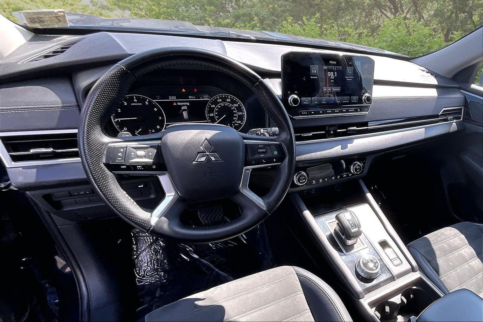 2023 Mitsubishi Outlander SE