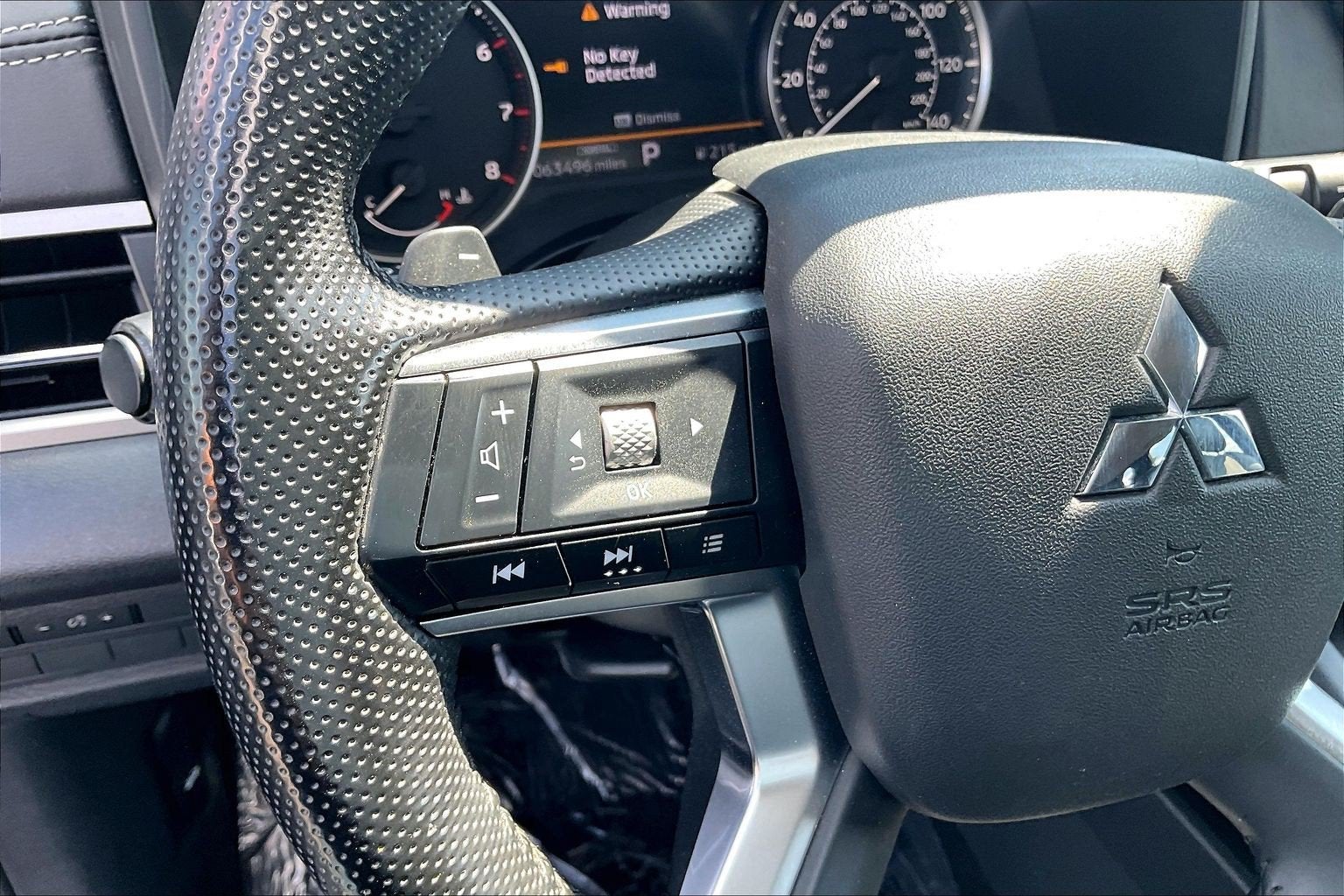 2023 Mitsubishi Outlander SE