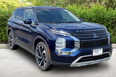 2023 Mitsubishi Outlander SE