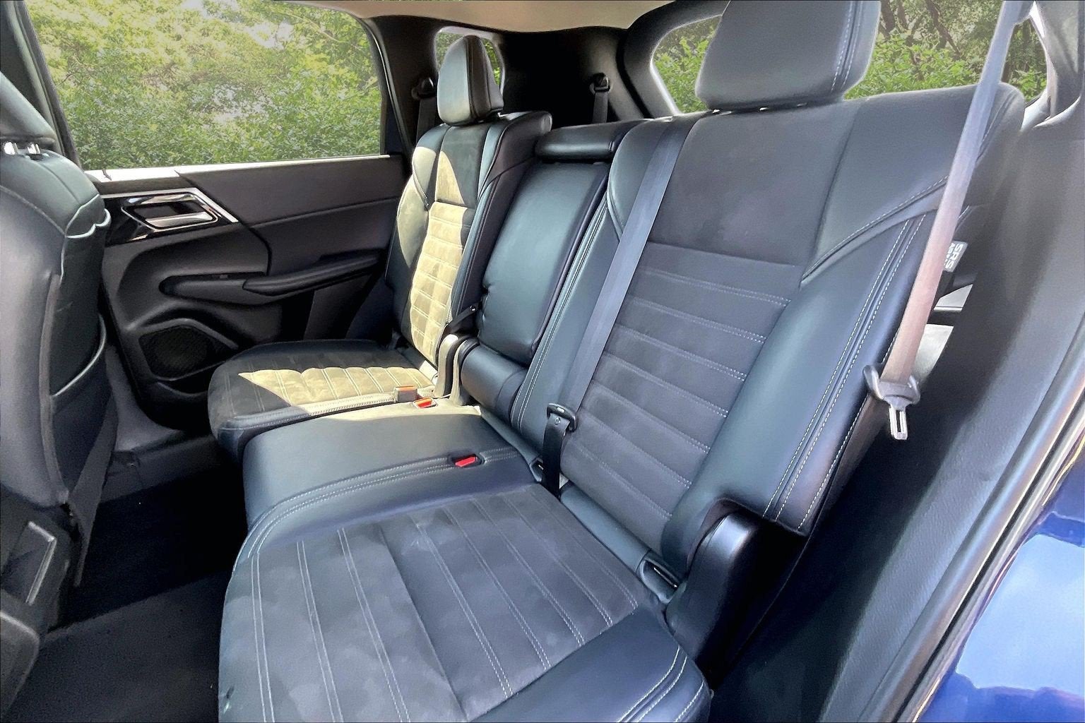 2023 Mitsubishi Outlander SE