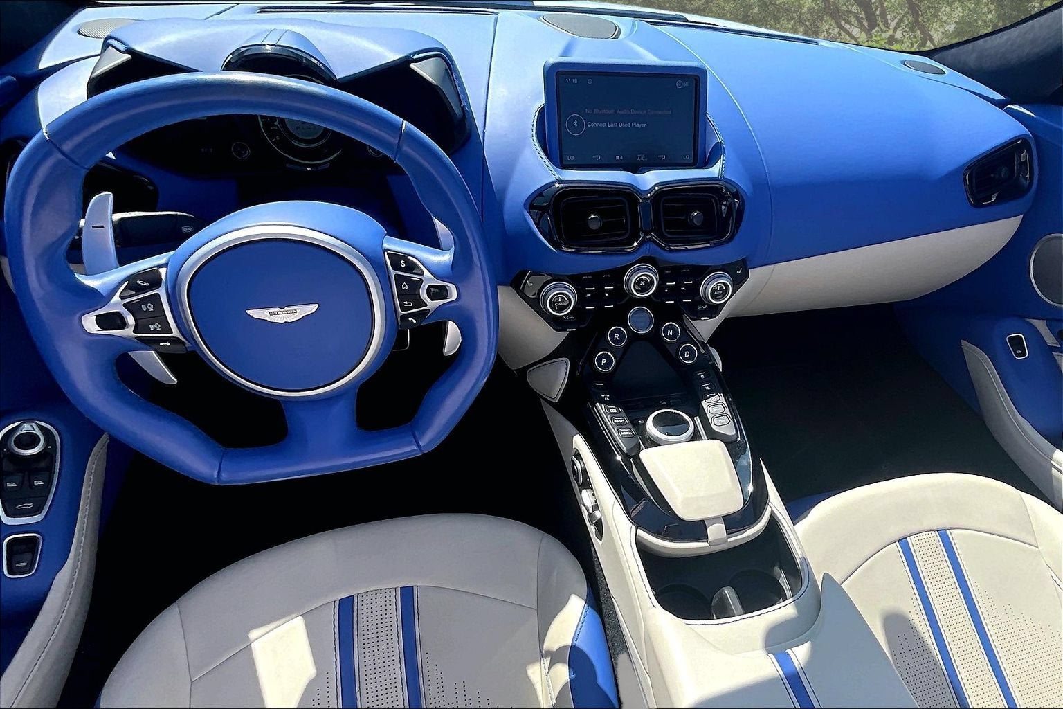 2022 Aston Martin Vantage Base