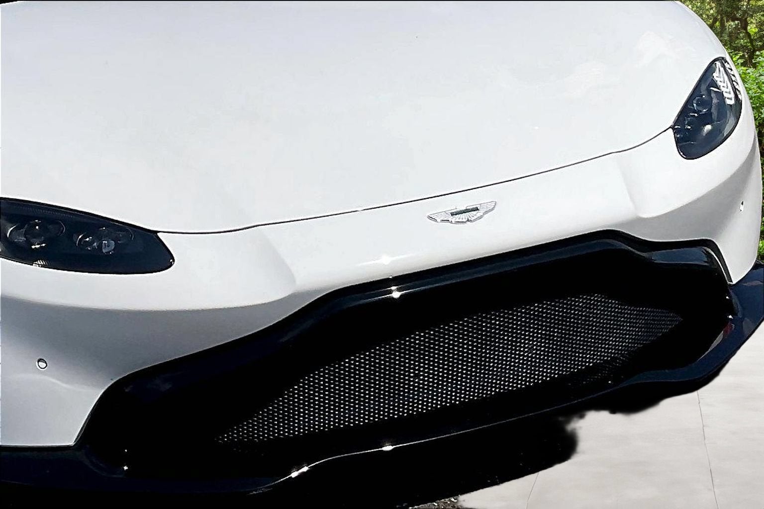 2022 Aston Martin Vantage Base