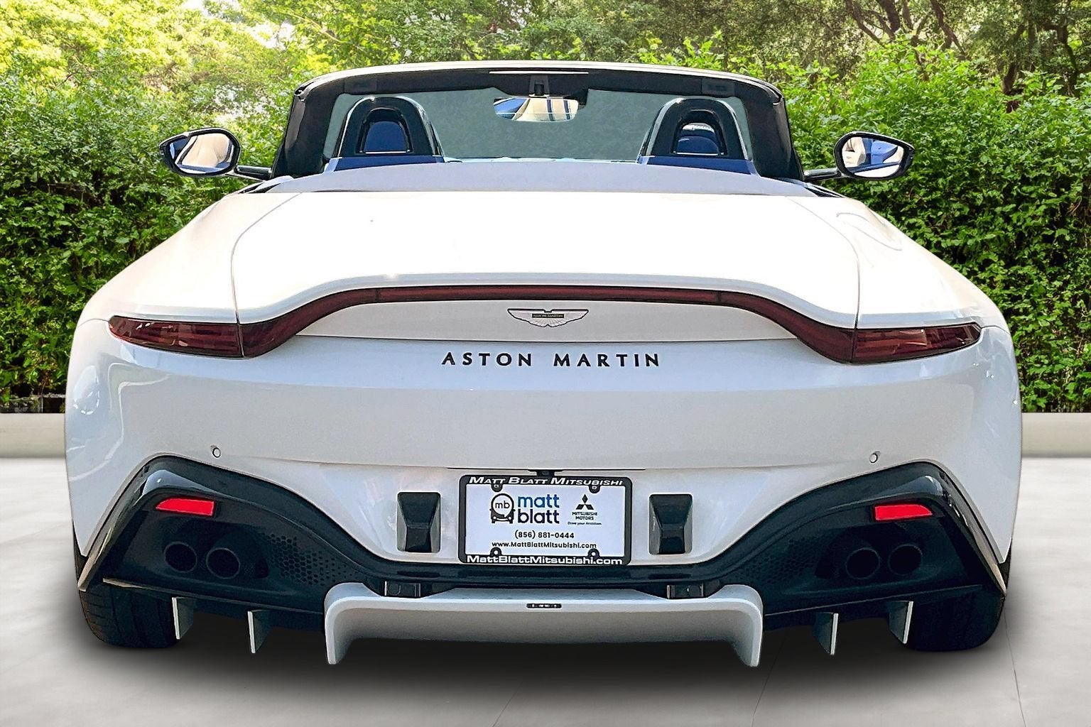 2022 Aston Martin Vantage Base