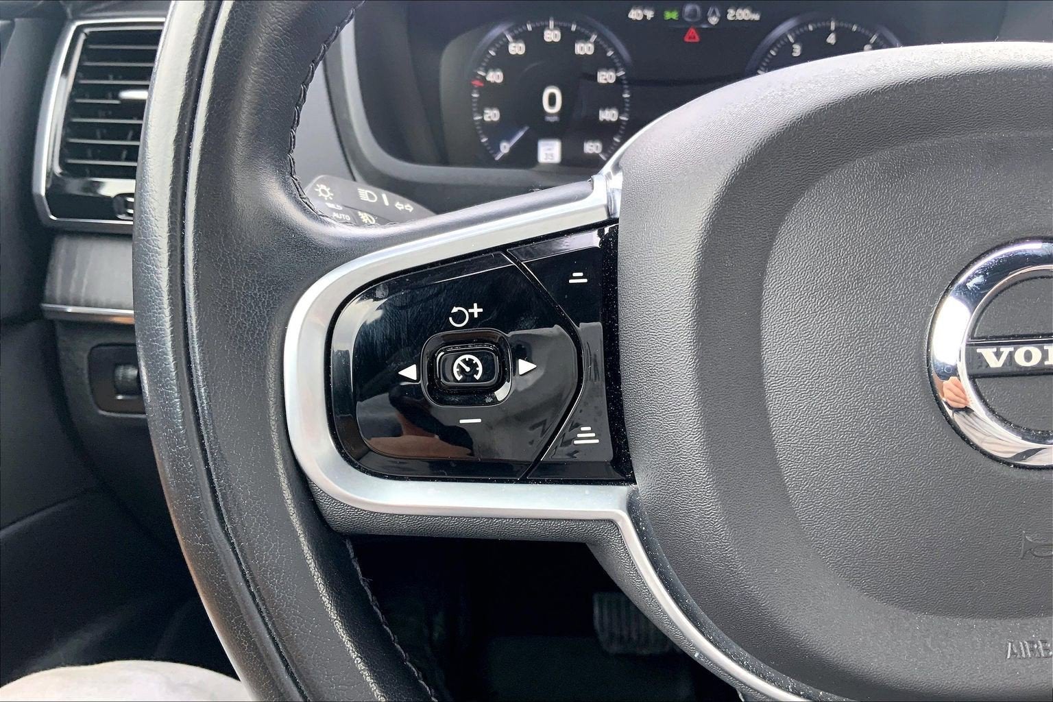 2022 Volvo XC90 Inscription