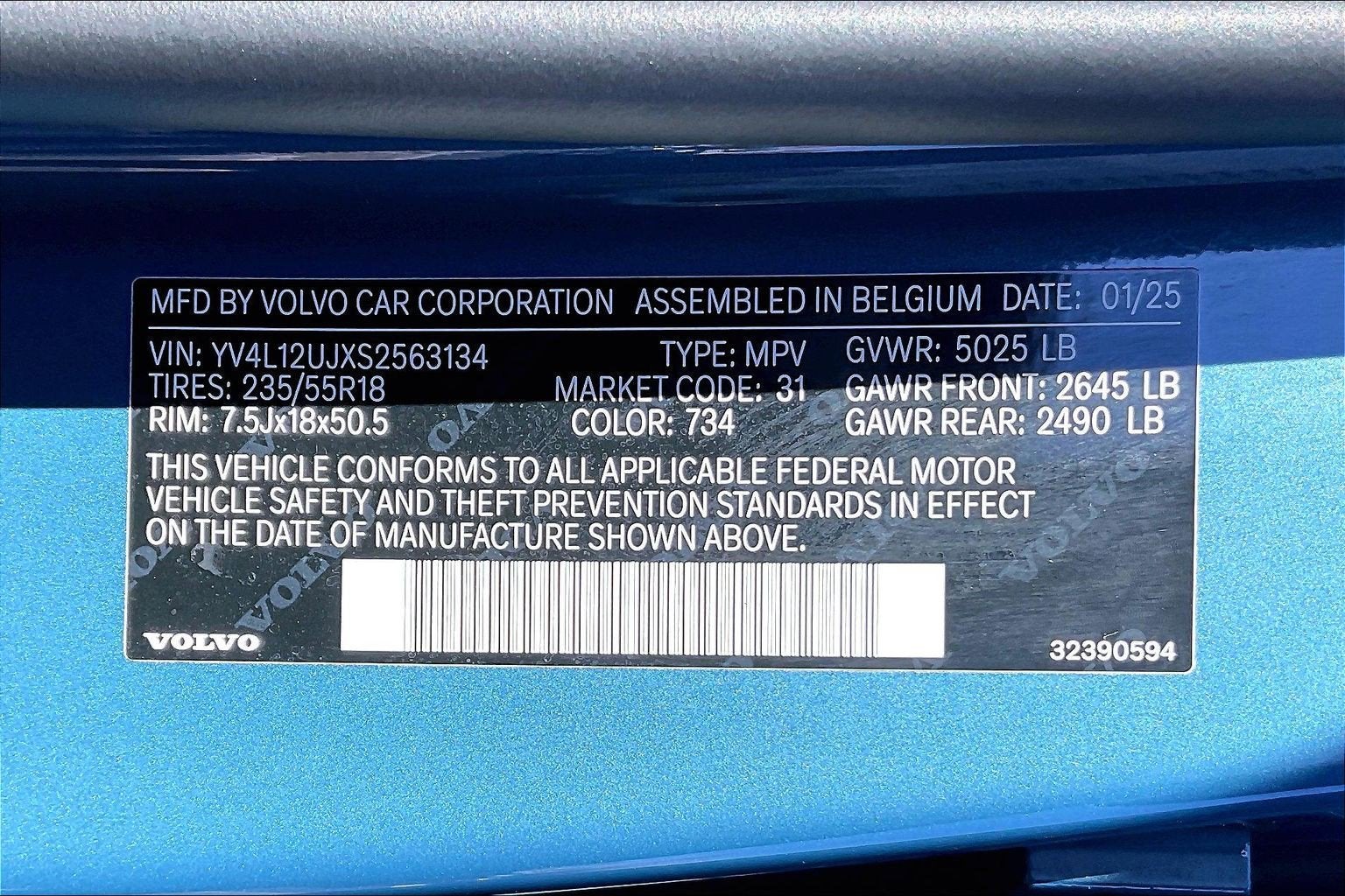 2025 Volvo XC40 Core Bright Theme