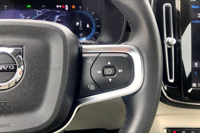 2023 Volvo XC40 Plus Dark Theme