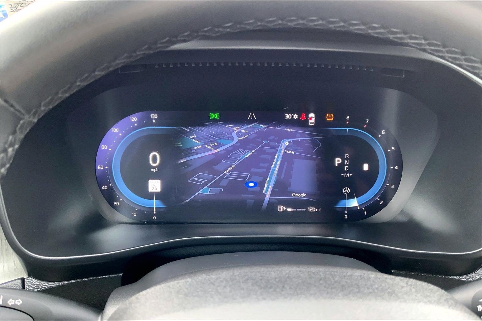 2023 Volvo XC40 Plus Dark Theme